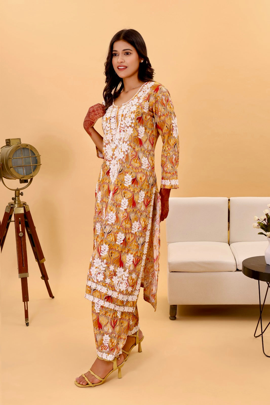 Authentic Lucknowi kurta Set with intricate Detailing